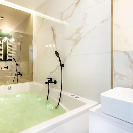 Super-apartamenty Vip Jacuzzi Iv * Poznan