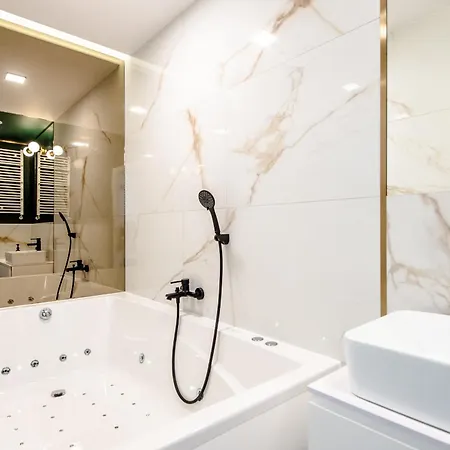 Lägenhet Super-apartamenty Vip Jacuzzi Iv